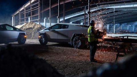 tesla-faces-review-of-cybertruck-for-critical-flaws
