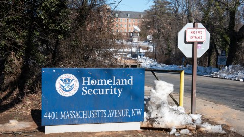 dhs-closes-office-that-oversaw-abuses-and-rights-of-detained-migrants
