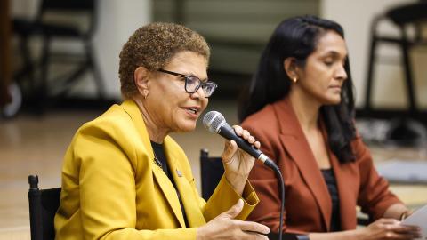 los-angeles-mayoral-candidates-debate-immigration,-homelessness-and-wildfires