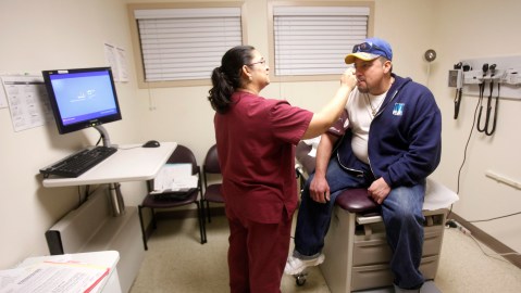 california-evaluates-concept-to-hire-doctors-from-mexico
