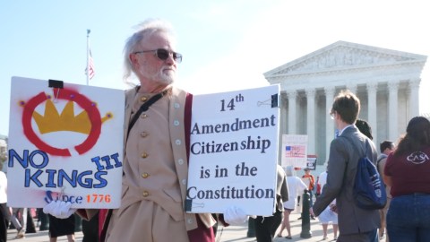 trump’s-order-on-the-right-to-birthright-citizenship-would-seriously-affect-latinos