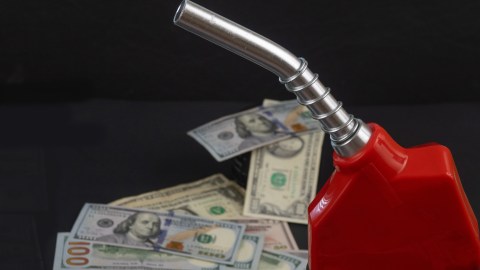 rising-gasoline-prices-put-more-pressure-on-low-income-americans,-report-highlights