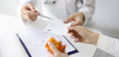 it’s-not-as-pretty-as-they-paint-it!-drug-discounts-through-coupons-may-have-hidden-costs