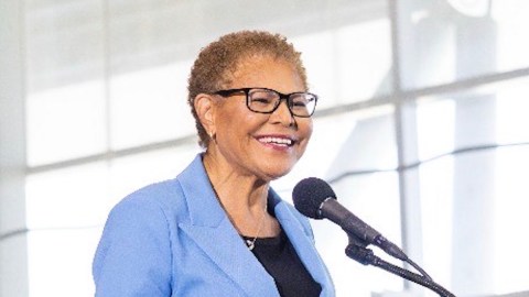 karen-bass-needs-to-regain-the-trust-of-latinos