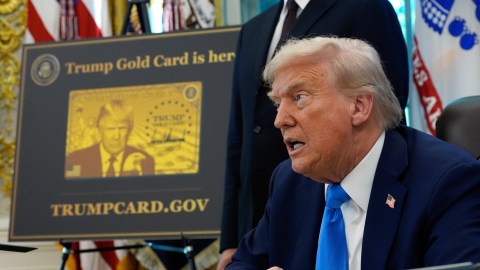 trump’s-gold-card-faces-low-demand-and-real-dispute-in-the-us