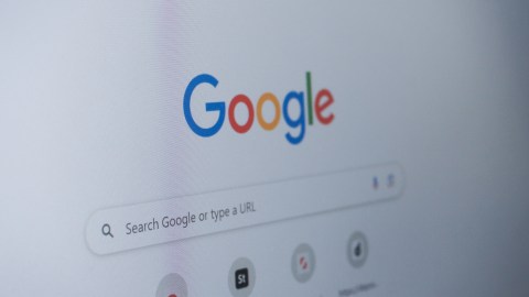 what-happens-if-you-type-‘attain-a-barrel-roll’-in-google:-the-screen-does-a-curious-trick