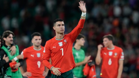 cristiano-ronaldo-will-play-in-the-2026-world-cup-at-41-years-old:-who-is-the-oldest-striker-in-history