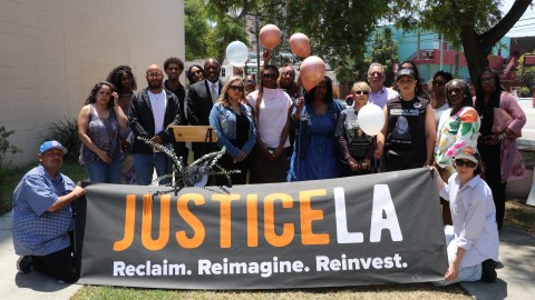 latina-and-african-american-mothers-remembered-their-children-in-front-of-a-prison