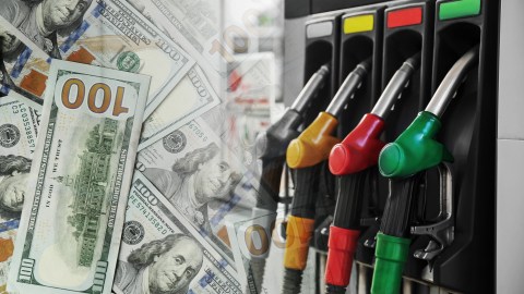 trump-seeks-to-suspend-the-federal-gasoline-tax,-but-experts-say-that-will-not-solve-the-problem