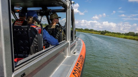 migrant-crossings-by-sea-routes-from-mexico-increase-and-cost-up-to-$10,000-dollars