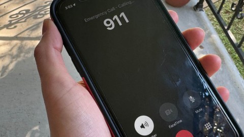 latino-dials-911-asking-for-help-for-his-daughter-and-ends-up-in-an-immigration-detention-center