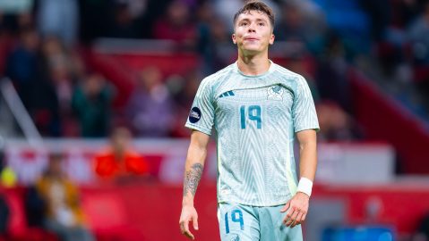 “vasco”-aguirre-with-some-“aces-up-his-sleeve”-for-mexico’s-world-cup-list
