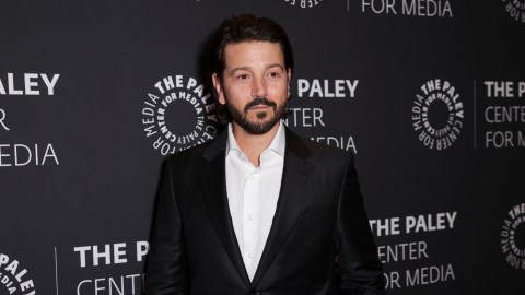 diego-luna-premieres-“ceniza-en-la-boca”-in-cannes,-his-new-project-as-a-director