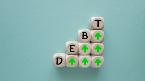 us-household-debt-reached-an-all-time-high-in-the-first-quarter-of-the-year