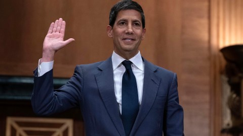 kevin-warsh-is-named-the-new-president-of-the-federal-reserve,-approved-by-the-senate