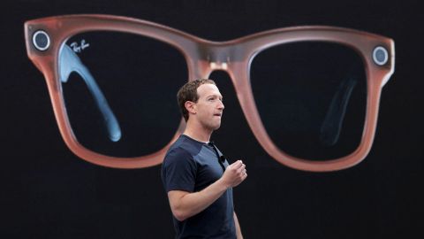 meta’s-smart-glasses-are-worrying-because-they-are-“an-invasion-of-privacy”,-although-they-are-selling-more-than-ever