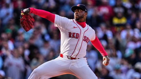 aroldis-chapman-stalks-the-top-10-saves-in-mlb:-the-cuban-continues-to-make-history-with-boston