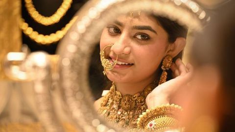 why-the-indian-government-asked-its-citizens-not-to-buy-gold-for-a-year