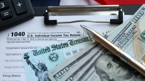they-will-send-a-direct-payment-of-$500-this-month:-who-qualifies