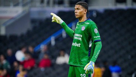 kevin-mier-is-defended-by-cruz-azul’s-historic-goalkeeper,-but-he-is-the-target-of-criticism-and-memes