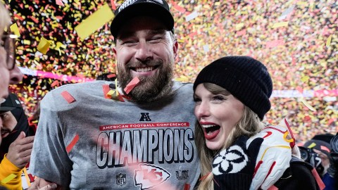 taylor-swift-uses-personal-calls-to-invite-her-friends-to-her-wedding-with-travis-kelce