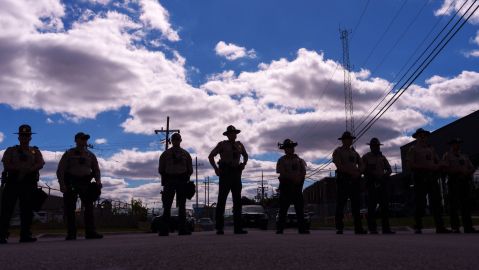 family-of-migrant-detained-by-ice-in-texas-denounces-arrest-based-on-false-report