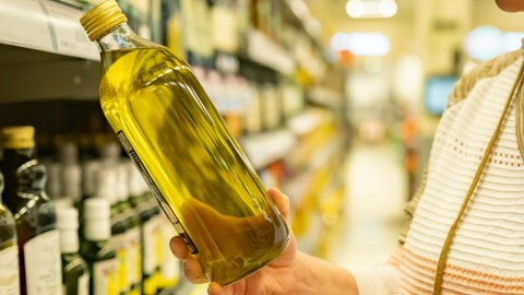 how-to-choose-the-best-olive-oil-in-the-supermarket:-4-expert-tips