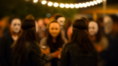 the-meaning-of-strangers-in-your-dreams:-what-message-they-bring-to-your-life
