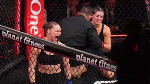 ronda-rousey-dominated-gina-carano-in-17-seconds-of-combat-on-her-return-to-mma