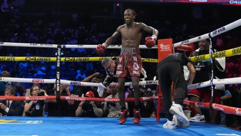keyshwan-davis-won-against-nahir-albright,-but-without-showing-off-in-the-fight