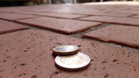 the-spiritual-meaning-of-finding-coins-in-the-ground:-more-than-luck?