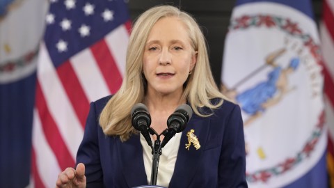 democrats-criticize-supremo-for-blocking-new-electoral-map-in-virginia