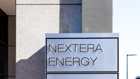 nextera-energy-will-acquire-dominion-after-a-million-dollar-deal-due-to-the-increase-in-electricity-demand