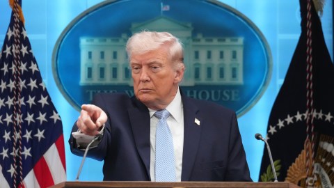 trump-withdraws-lawsuit-against-irs-for-$10-billion