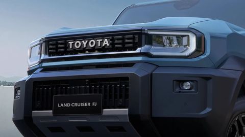 toyota-confirms-the-most-compact-and-adventurous-land-cruiser-fj