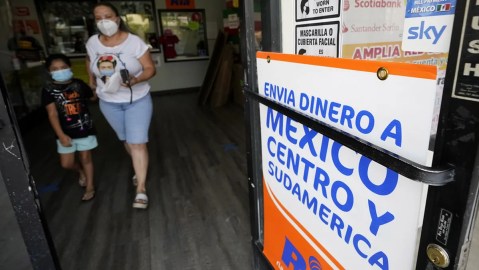 trump’s-order-would-make-it-difficult-for-undocumented-immigrants-to-send-remittances