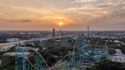 electrical-failure-stops-titan-roller-coaster-at-six-flags-texas-and-forces-passengers-to-evacuate-at-245-feet-high