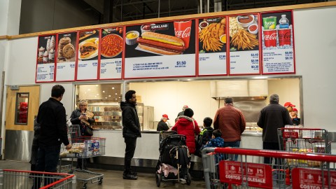 costco-offers-new-ice-cream-in-its-food-courts-and-customers-rush-to-try-it