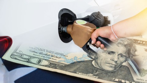 more-and-more-americans-are-using-their-emergency-savings-to-cover-transportation-expenses