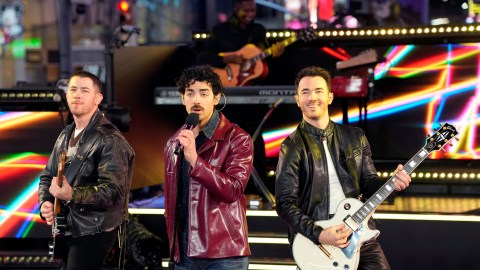 the-jonas-brothers-debut-in-the-world-of-podcasts-with-“hello-jonas!”
