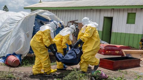hospitals-in-the-epicenter-of-ebola-in-the-democratic-republic-of-the-congo-are-“full”