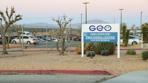 detainees-in-adelanto-begin-a-hunger-strike-and-denounce-‘inhuman’-conditions