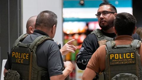 ice-detains-a-man-at-a-texas-election-center-and-sparks-fear-over-migrant-voting