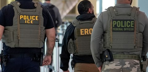 immigrants-could-be-forced-to-pay-a-fine-of-$18,000-for-a-deportation-order