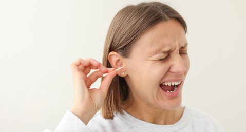 a-big-mistake!-why-you-shouldn’t-clean-earwax-out-of-your-ears
