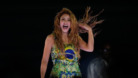 shakira-moved-with-a-video-dancing-with-the-ghetto-younger-of-us