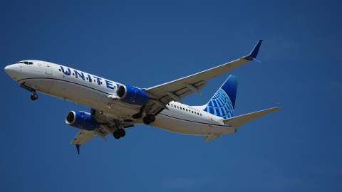 united-flight-to-spain-returns-emergency-to-newark-due-to-bluetooth-device-called-“bomba”
