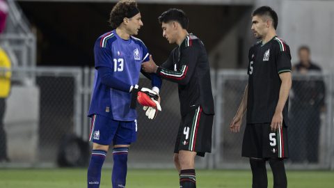 memo-ochoa-heads-the-12-qatar-2022-world-cup-players-who-repeat-on-the-mexico-list