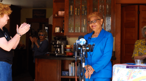 california-primaries:-karen-bass-and-xavier-becerra-stand-out-in-the-electoral-race