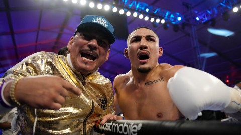 teofimo-lopez-dares-and-gives-his-forecast-for-the-canelo-mbilli